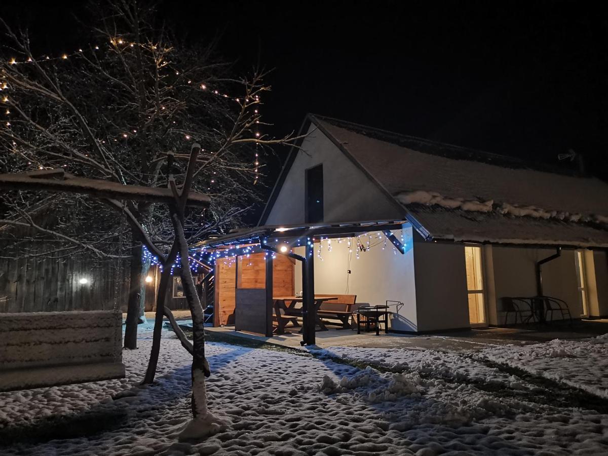 Appartement Agrochalupki à Korczowa Extérieur photo